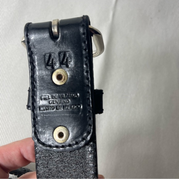 Silver Western Concho Cowboy Belt Black Tooled
Braided Leather Sz 44 - Picture 14 of 14